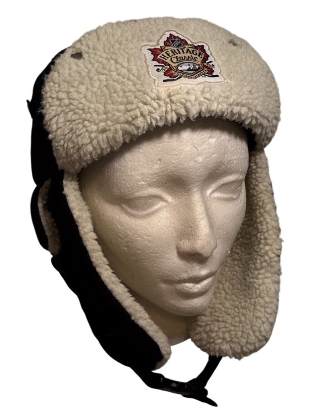 Heritage Classic 2011 Trapper Hat Calgary Alberta Black Winter Reebok NHL Hocke